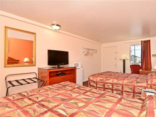 America'S Best Value Inn Lancaster Rohrerstown Экстерьер фото