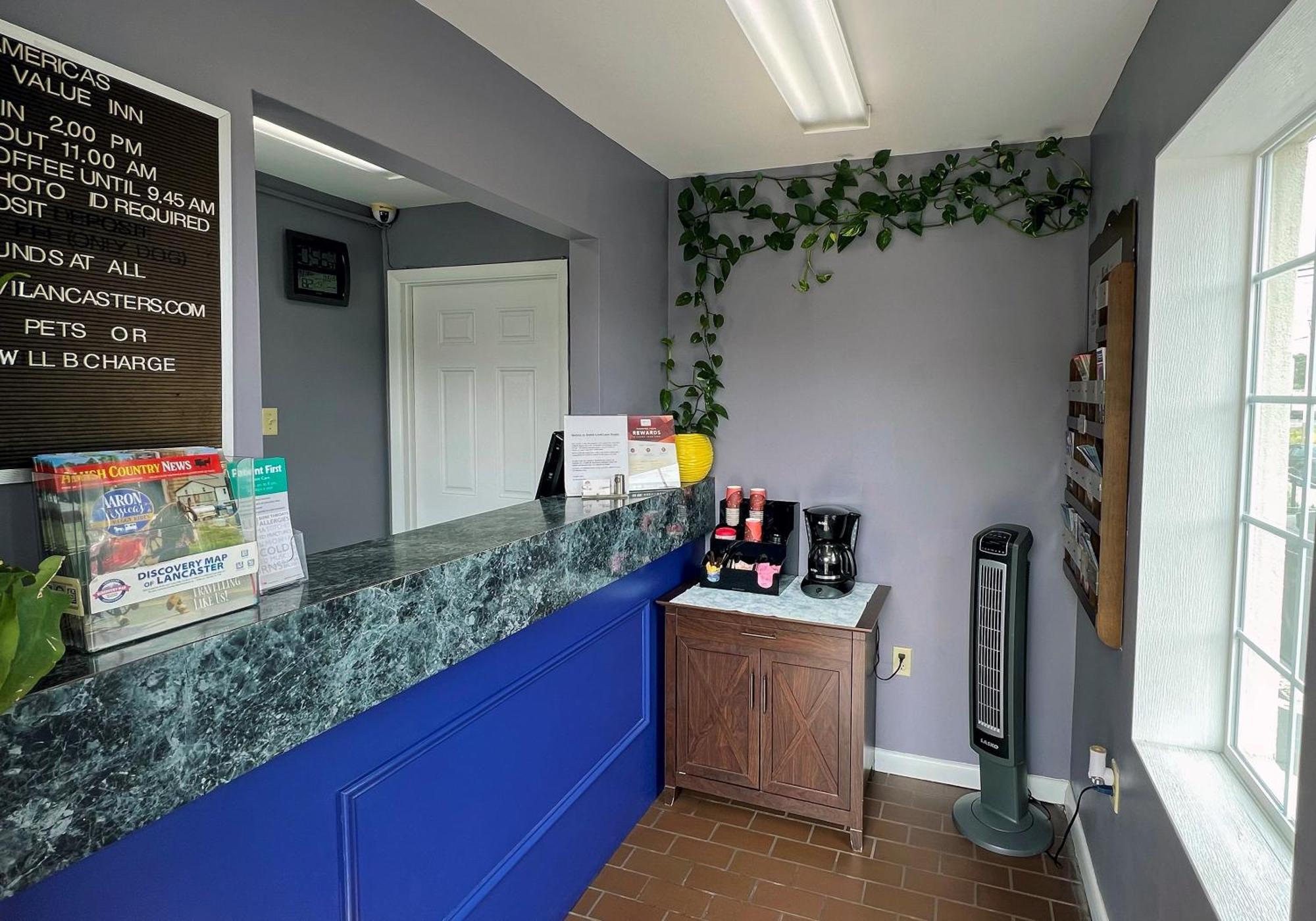 America'S Best Value Inn Lancaster Rohrerstown Экстерьер фото