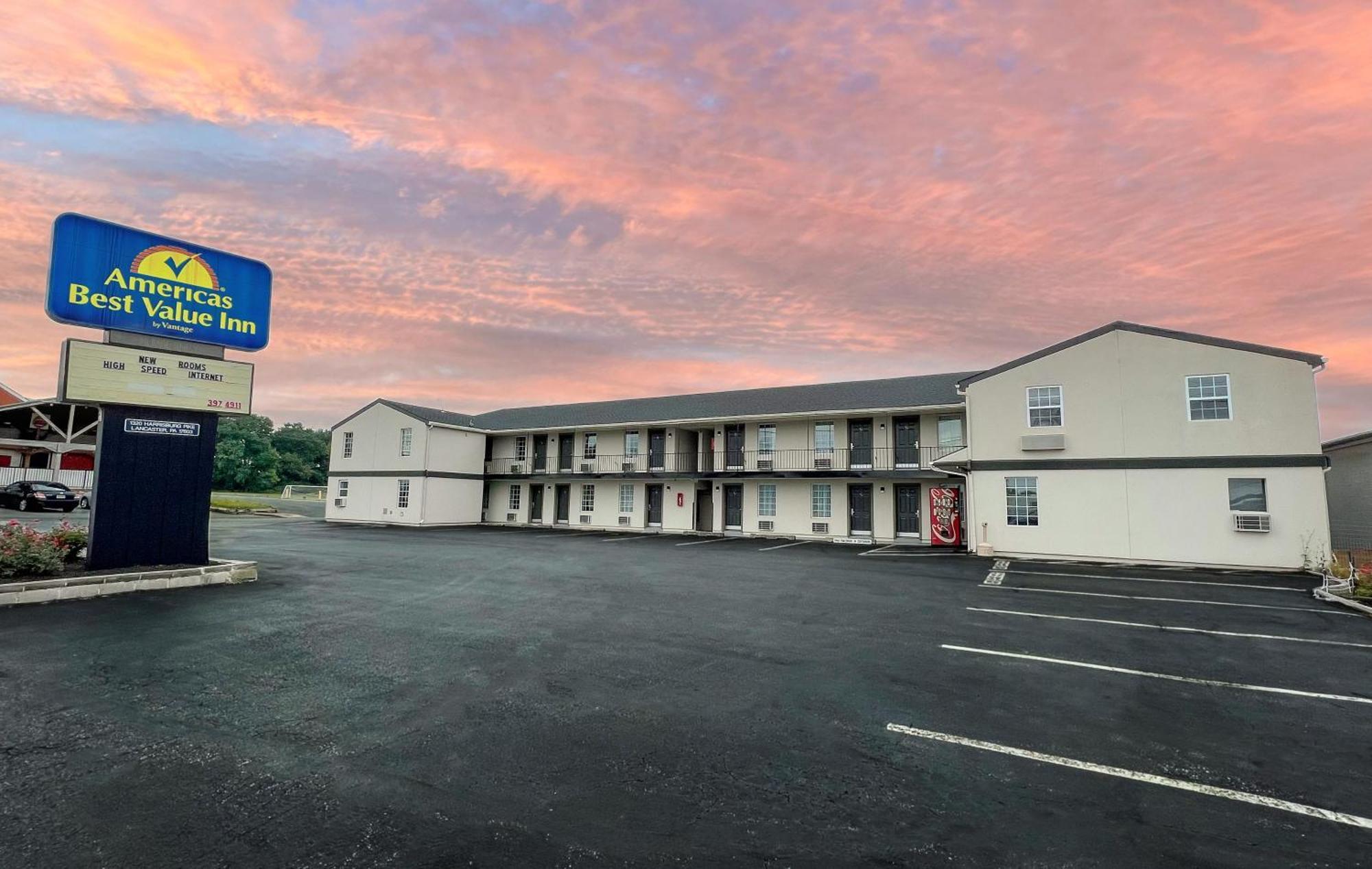 America'S Best Value Inn Lancaster Rohrerstown Экстерьер фото
